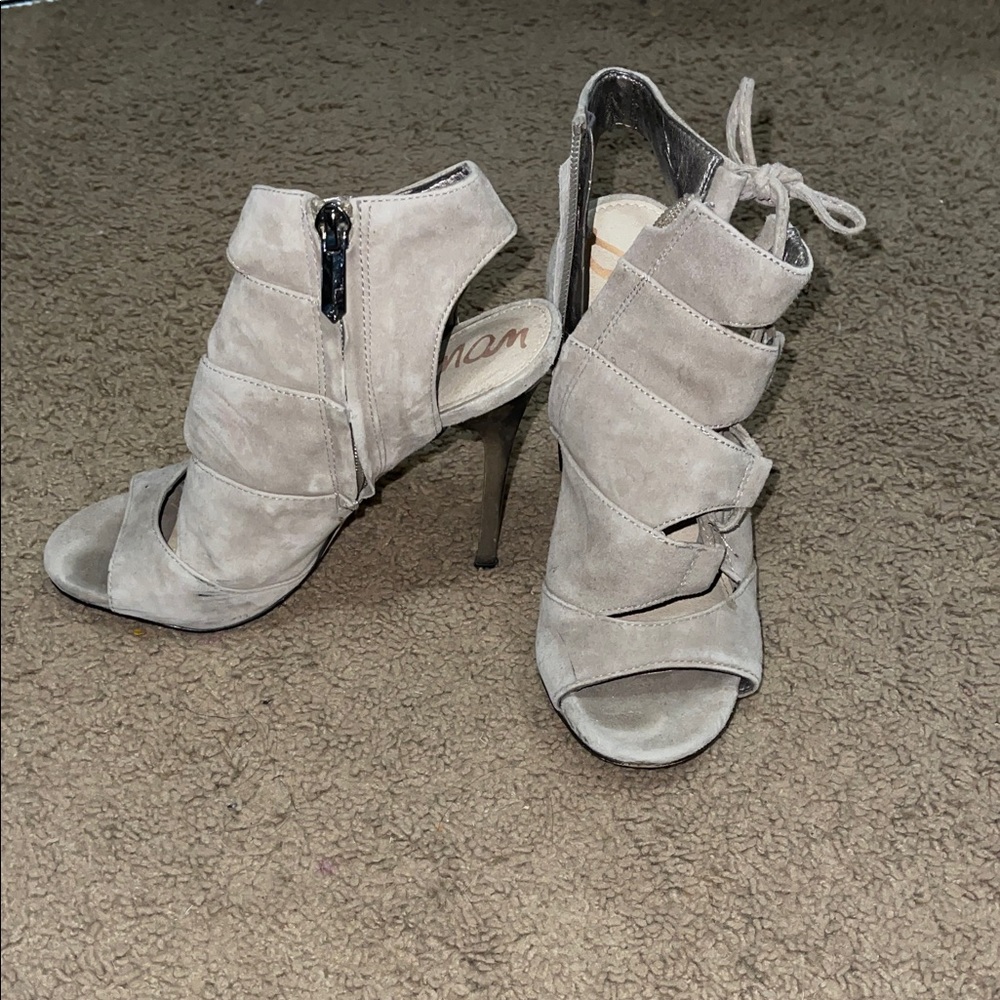 Stylish Gray Women's Heeled Sandals - Picture 2 of 6